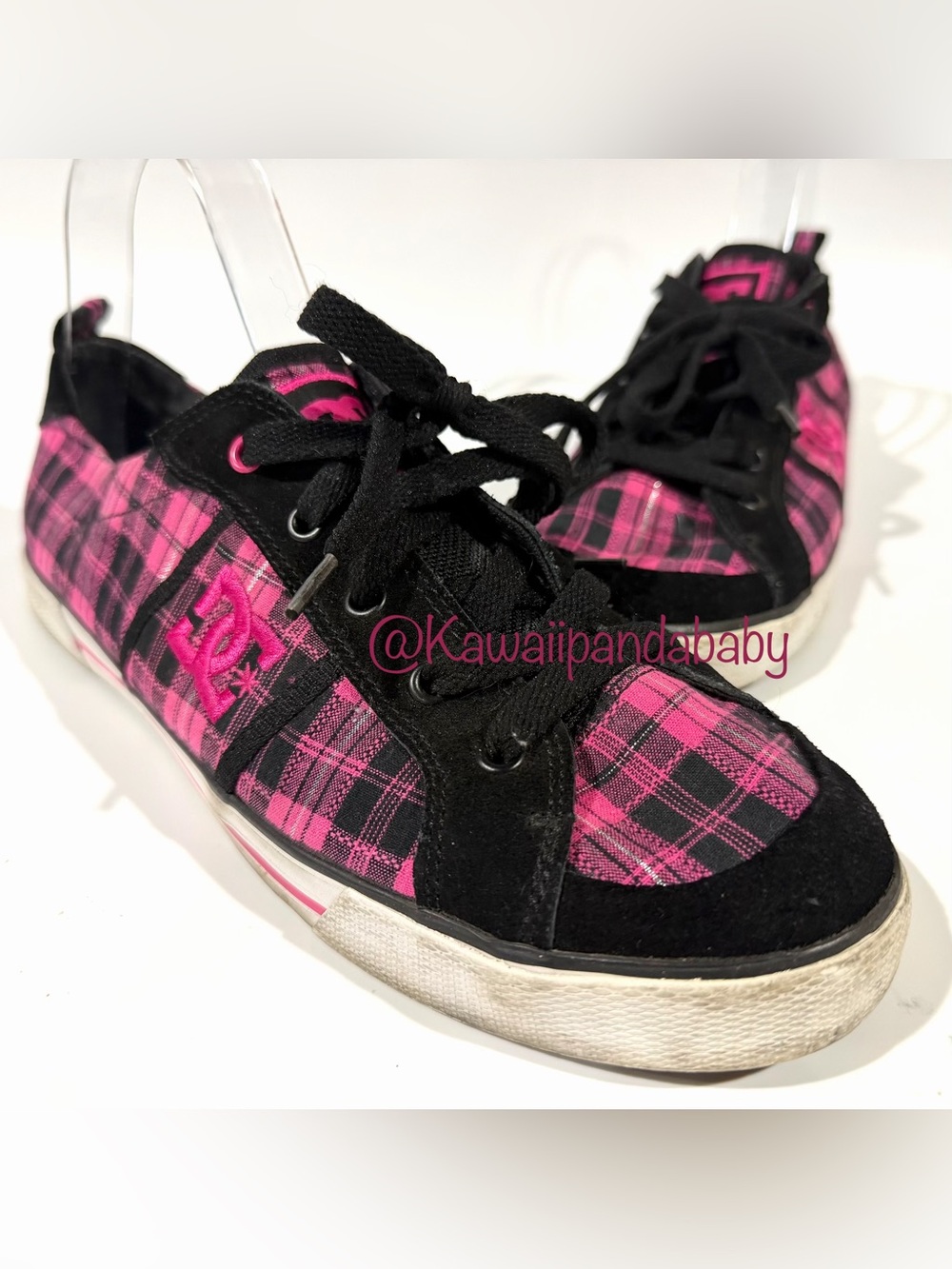 Y2K Vintage DC Shoes FIONA Black & Pink Plaid Skater Sneakers Women's Size 9.5